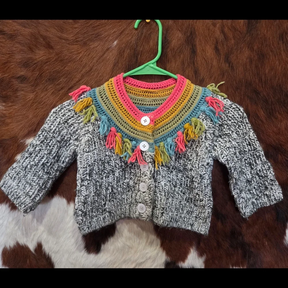 Mimi & Maggie Gray Knit Sweater - Picture 1 of 7